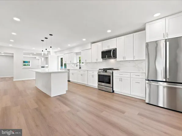 5 S Syracuse Dr, Cherry Hill, NJ 08034