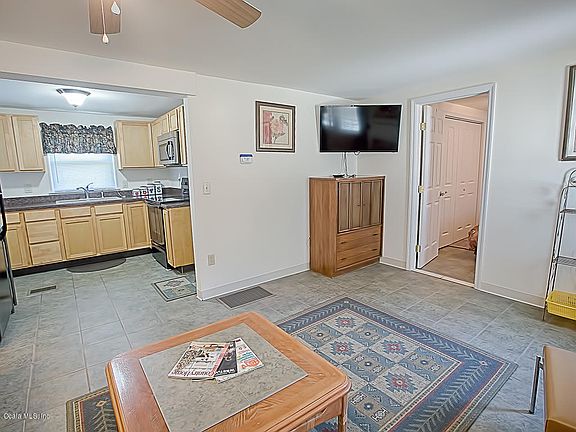 4th image of 937 County Road 481w
