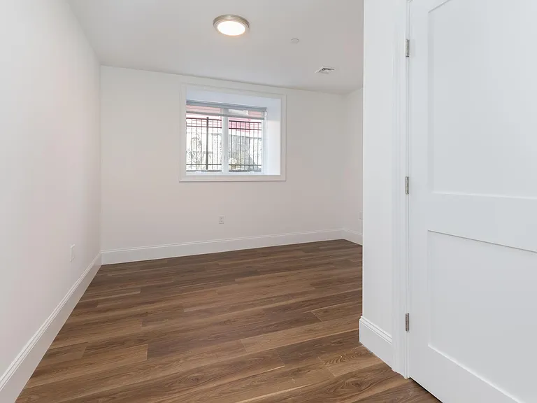 143 E Cottage St #1 — Photo 10