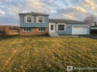 3046 Stieg Rd, North Tonawanda, NY 14120