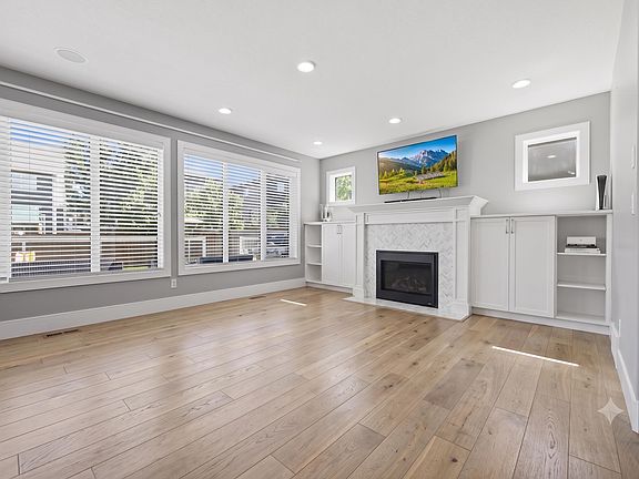 5th image of 1305 Hainstock Way SW