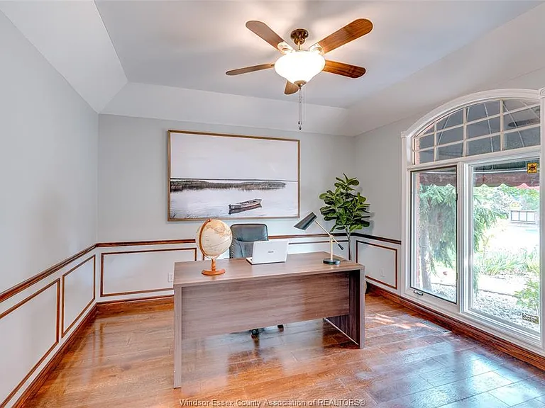 824 Lake Trail Dr — Photo 2