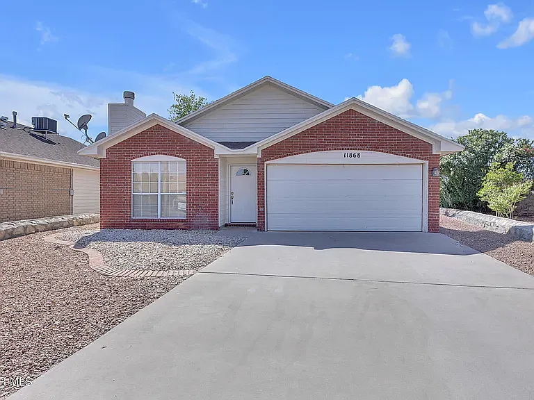 11868 Oak Crossing Dr — Photo 1