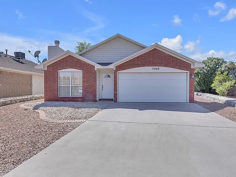 1st image of 11868 Oak Crossing Dr