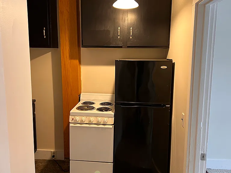 10 Railroad St #4 — Photo 4