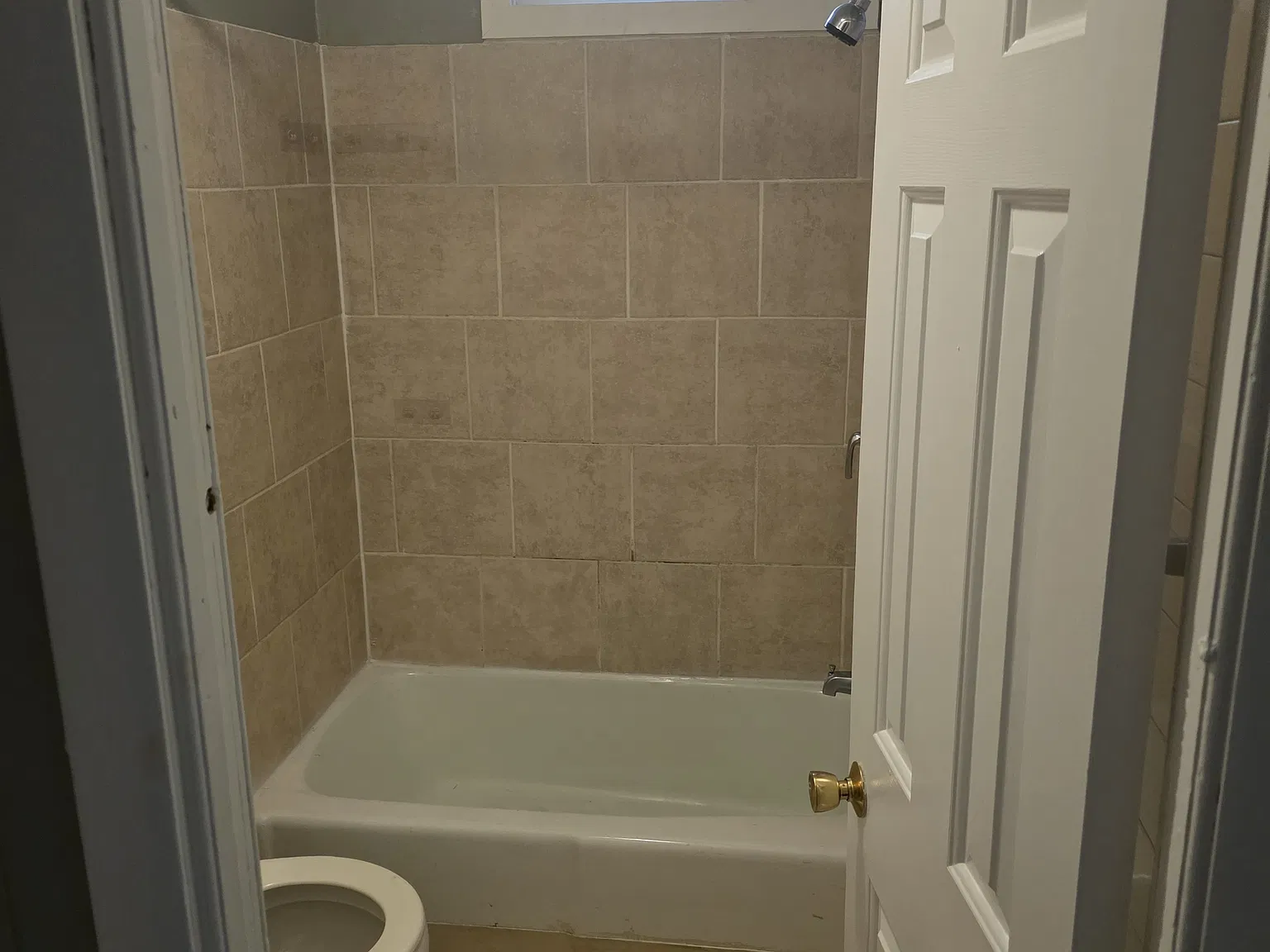 411 James St — Photo 3