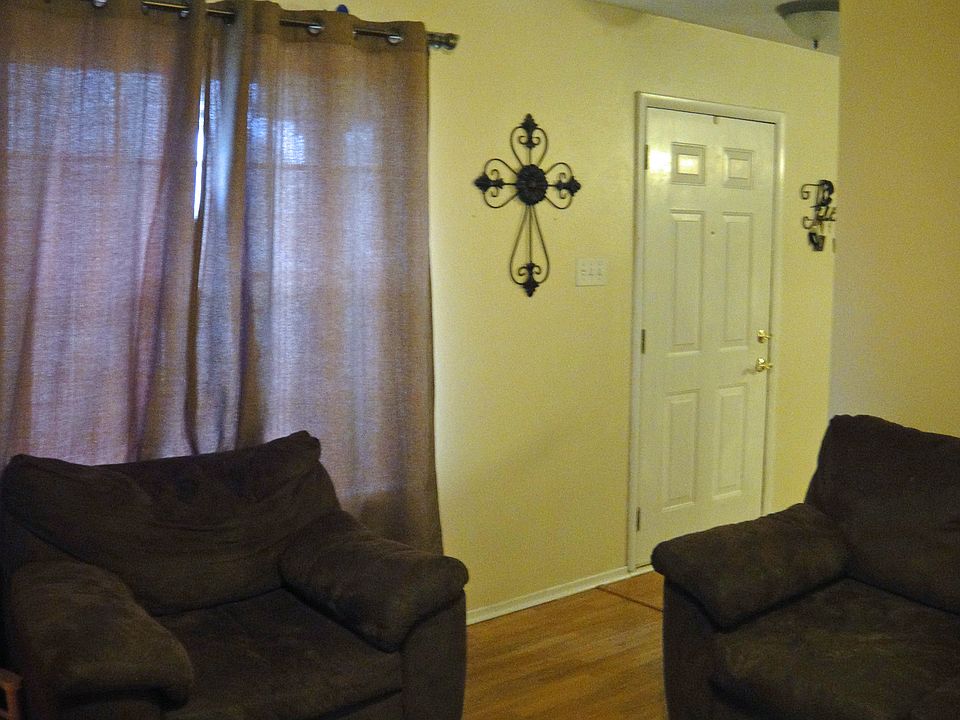 1st image of 240 Glasgow Dr