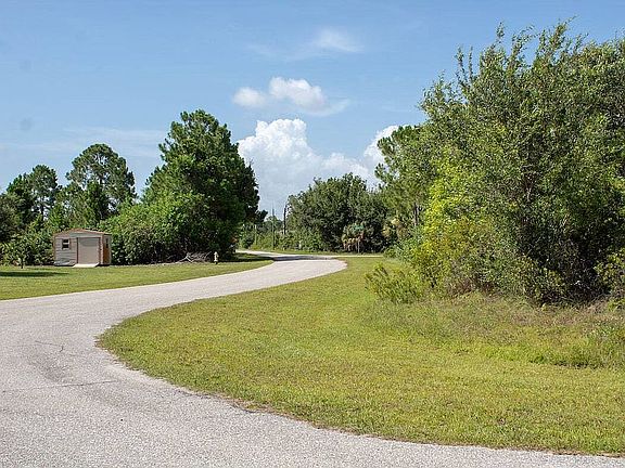 3rd image of 14142 Barbet Ln