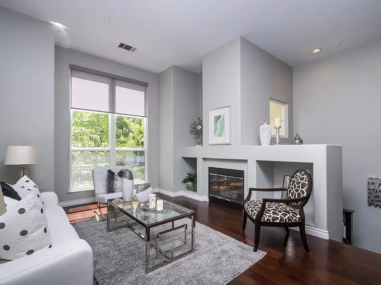 221 Village Ln — Photo 6