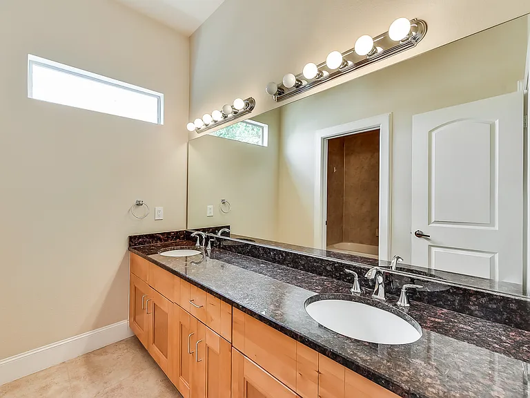 5956 Lewis St — Photo 10