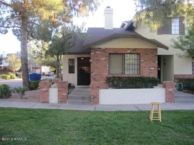 Front of unit.  The front faces the greenbelt and pool area.