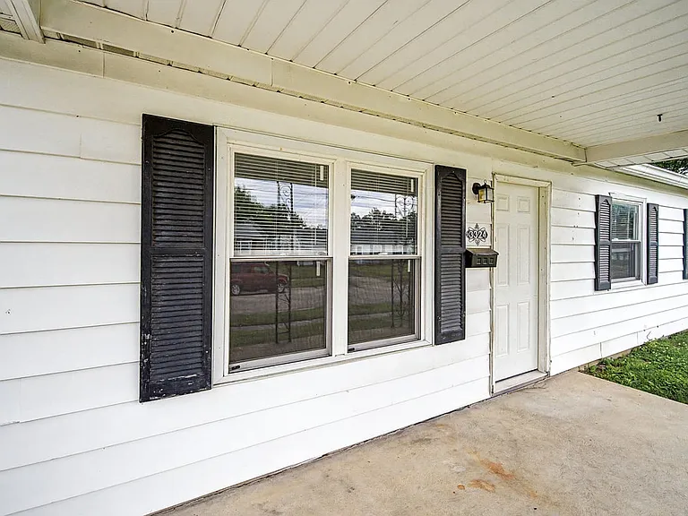3324 Ainsworth Dr — Photo 4