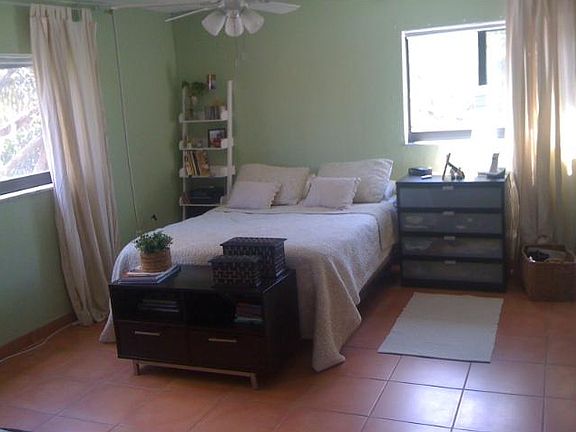 4th image of 3531 NE 170th St APT 206