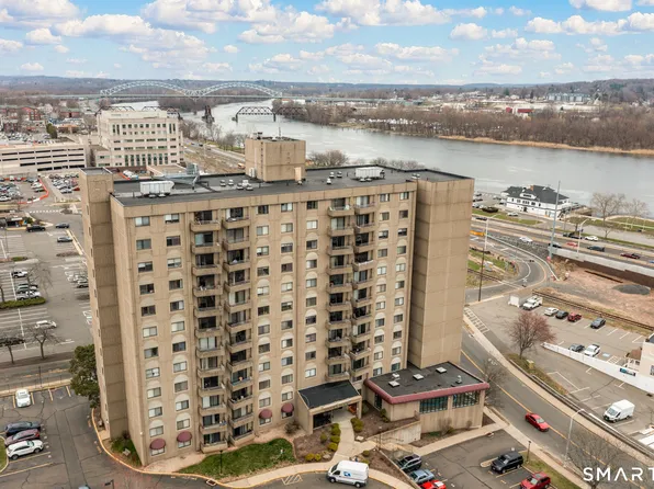 111 Dekoven Drive #202, Middletown, CT 06457