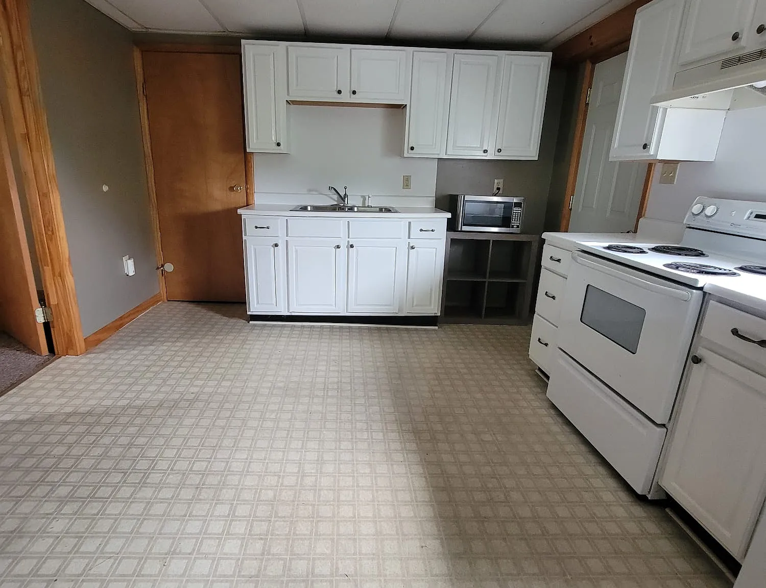 320 Morse Ave — Photo 1