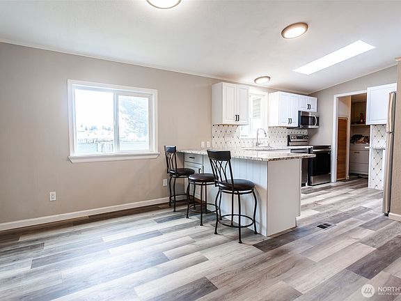 5th image of 834 Nottingham Drive SE