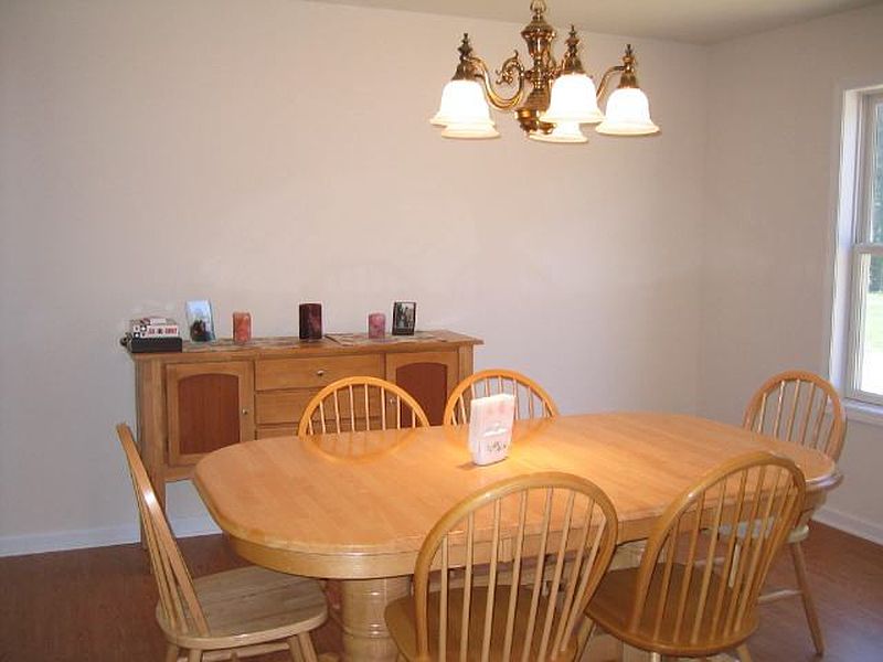 4th image of 68 CINDY CREST Drive