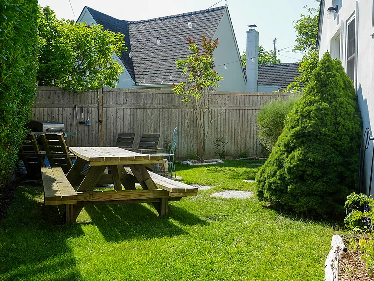 11 S Emden Rd — Photo 34