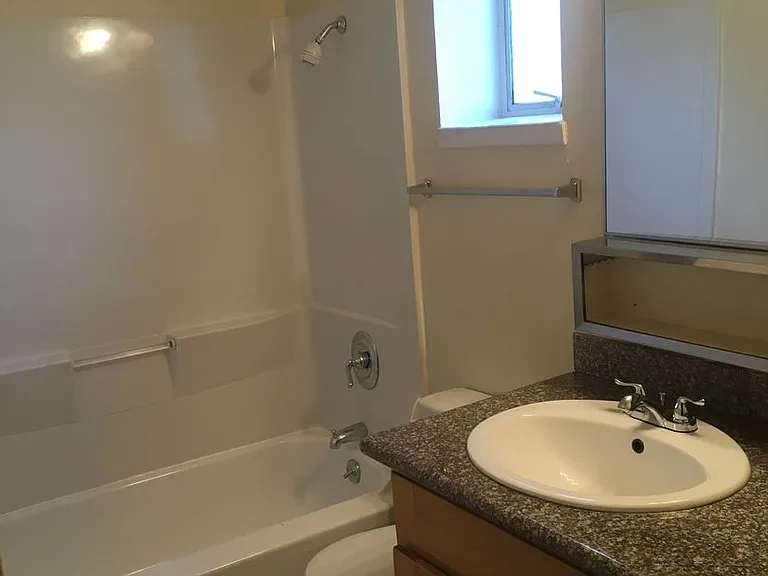 1725 SW Barton St — Photo 6
