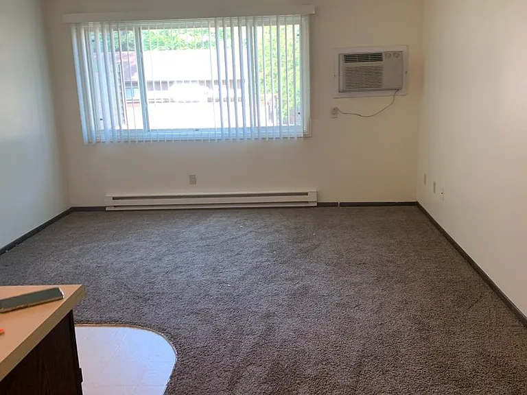 College Park Apartments — Photo 12