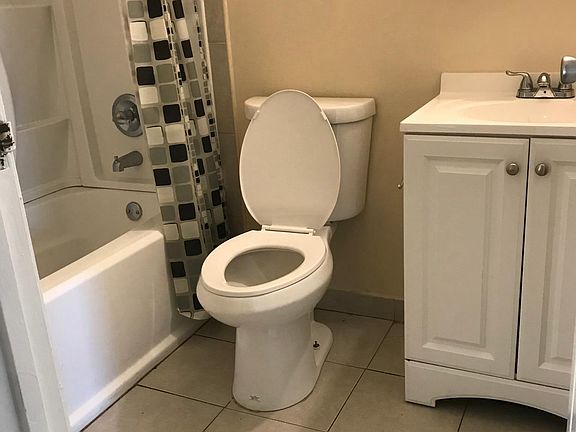 5th image of 1804 N Green Ln S APT 3B
