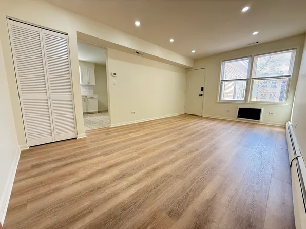 6117 N Mozart St, Chicago, IL 60659