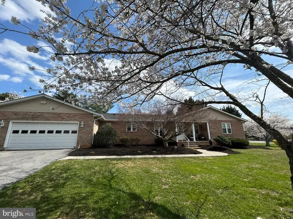 2217 Cherokee Dr, Westminster, MD 21157