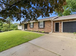 3109 Canterbury Ln, Janesville, WI 53546