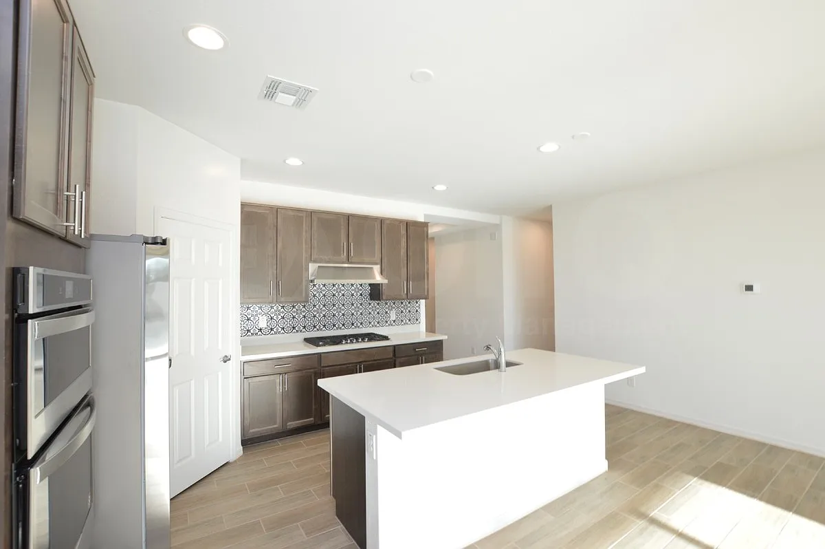 4 bed, 3.0 bath, 2269 sqft, $2,795 — Photo 4