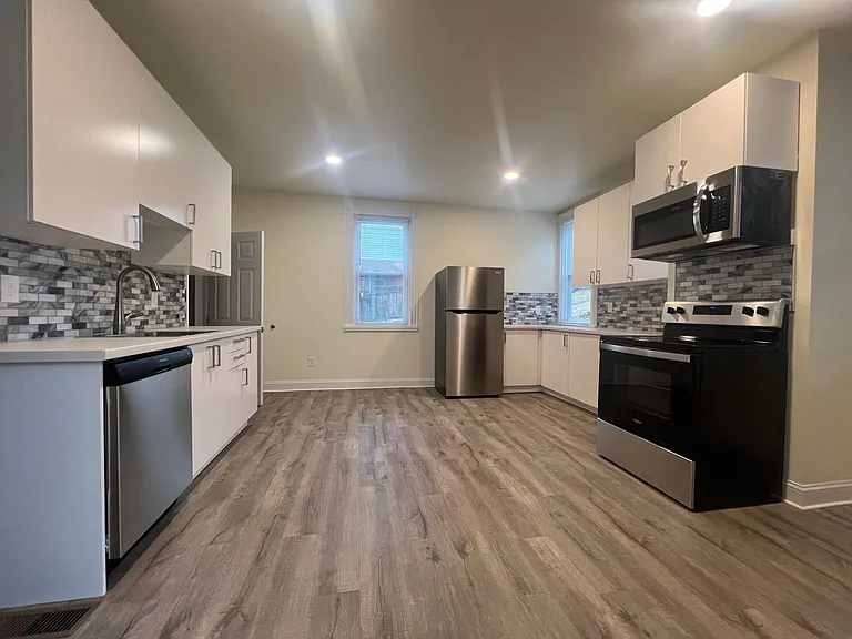 2217 Spring St #1 — Photo 1