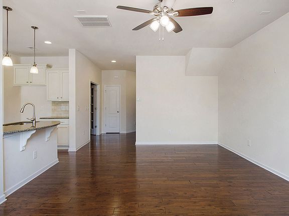 4th image of 108 Dellbrook St Unit D