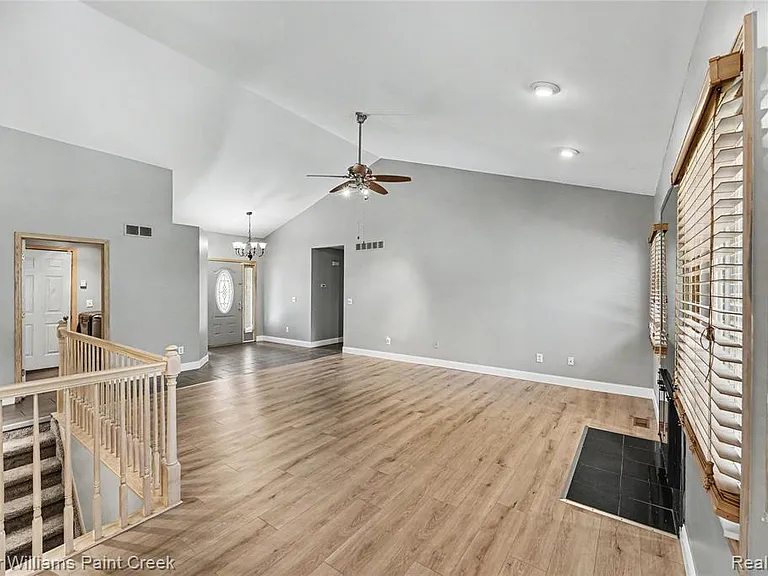 34335 Heartsworth Ln — Photo 5