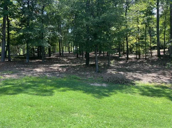 296 Porters Gln, New London, NC 28127