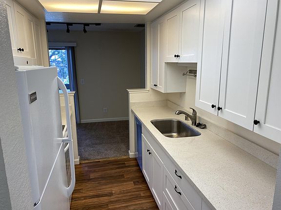5th image of 780 Sea Spray Ln APT 306