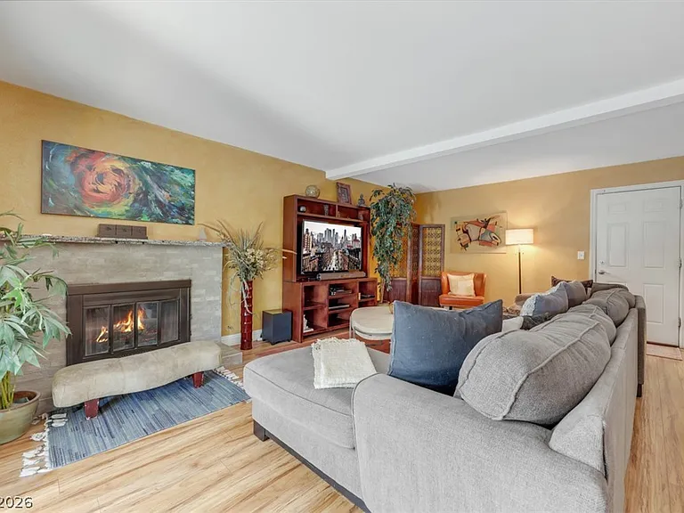 3225 Mountain Spring Rd — Photo 14