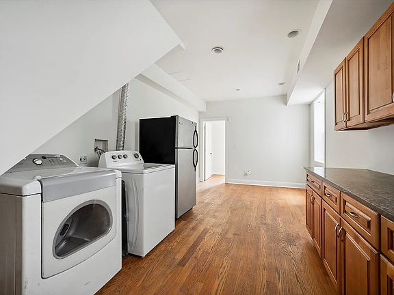 3rd image of 1811 N 18th St #C