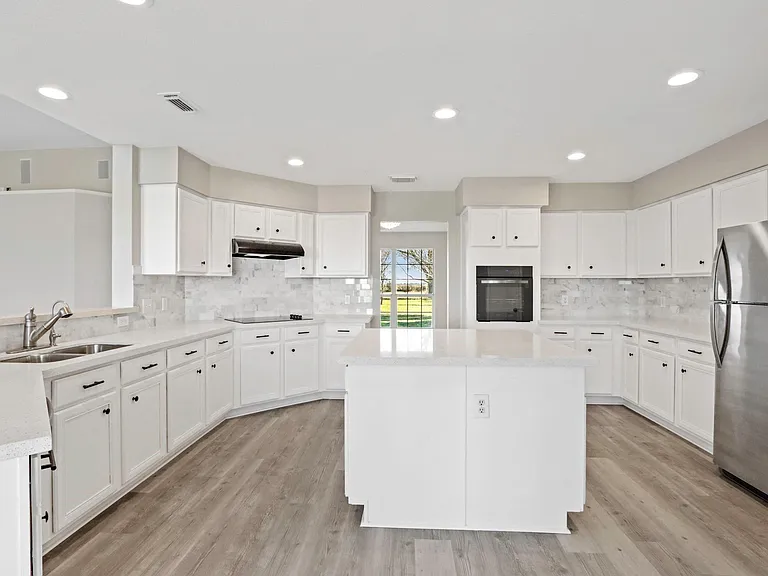 2445 Woods Rd — Photo 9