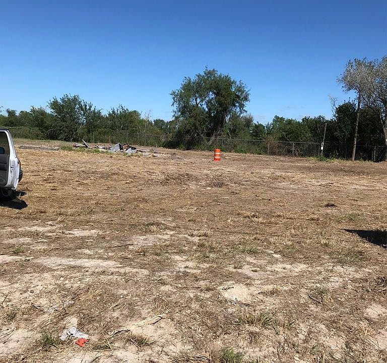 1st image of 801 E Expressway 83