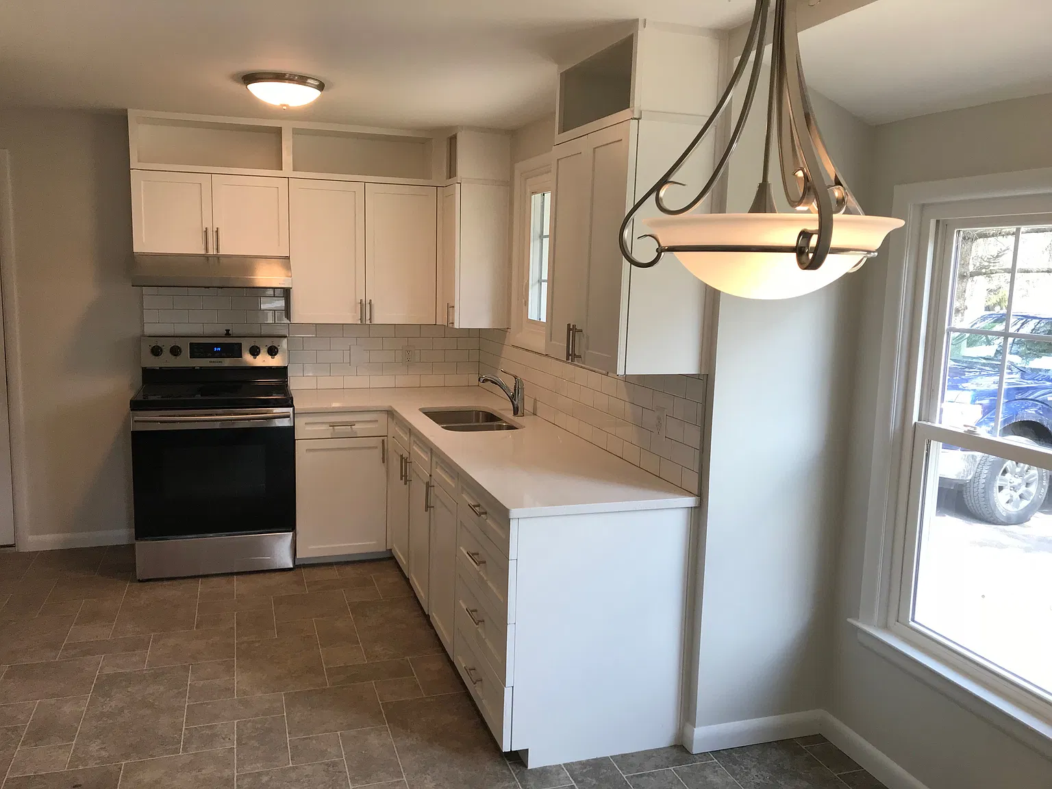 2 bed, 1000 sqft, $2,100 — Photo 2