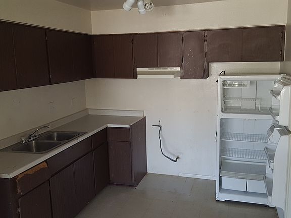 3rd image of 7527 W Glenn Dr