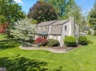 977 Ivycroft Rd, Wayne, PA 19087