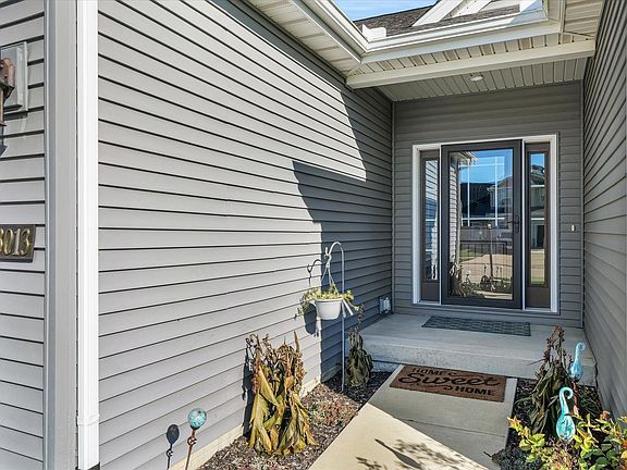 4th image of 3013 Applewood Dr