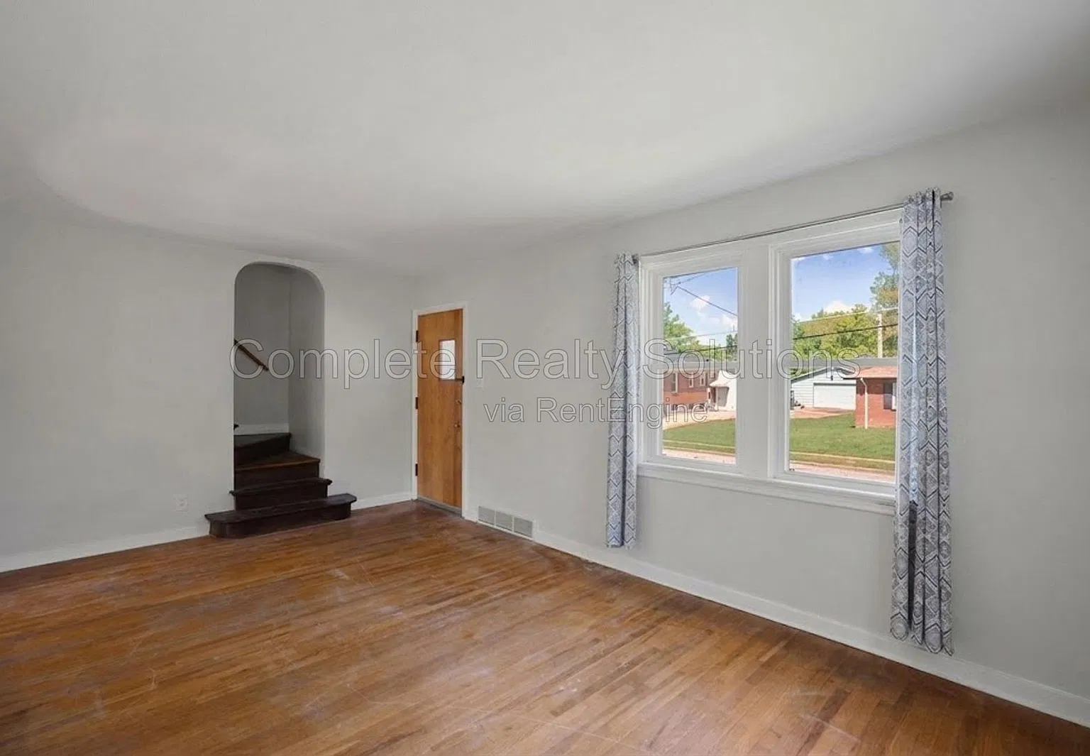 4 bed, 1.5 bath, 1663 sqft, $1,550 — Photo 2