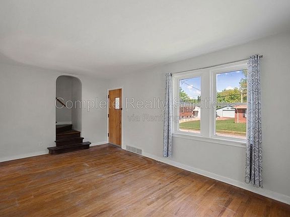 2nd image of 44 Lee Ave