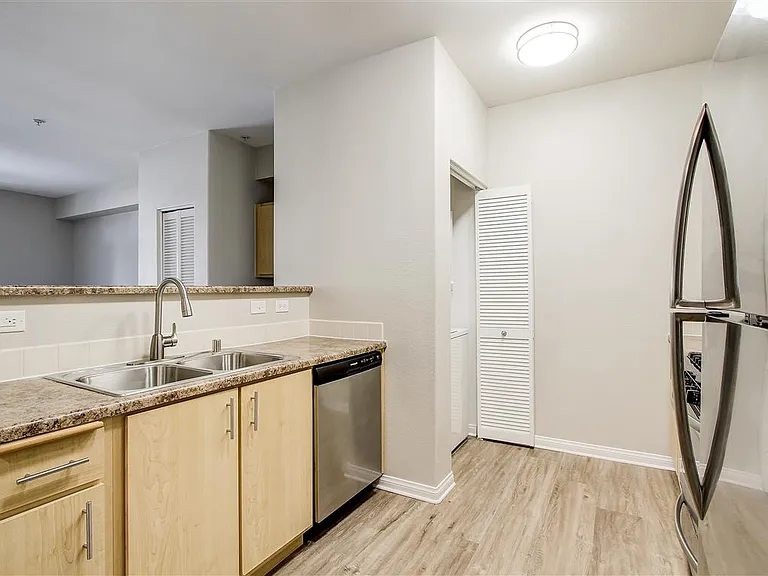 Sierra Oaks — Photo 15