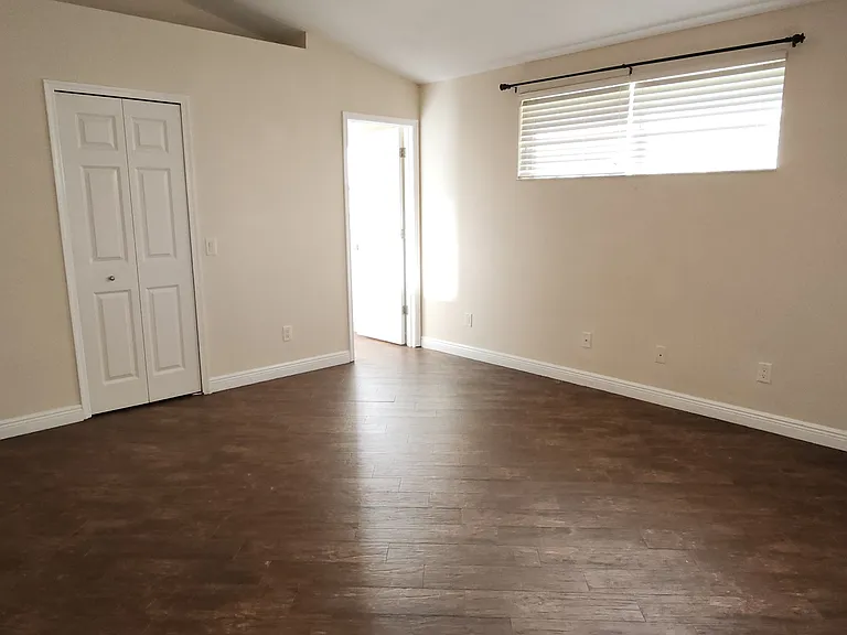 1186 Mistwood Dr — Photo 25