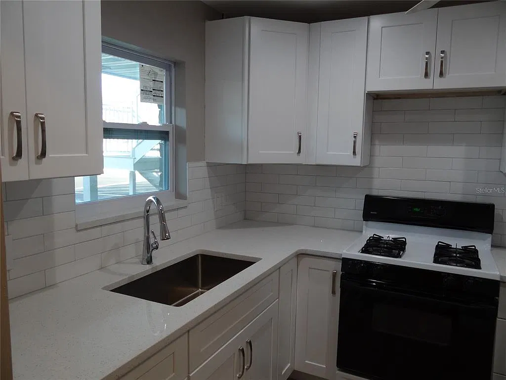 1 bed, 1.0 bath, 765 sqft, $1,300 — Photo 4