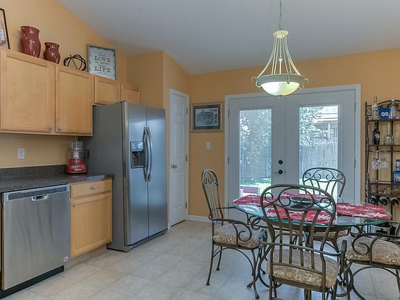 5th image of 124 Leatherwood Ln