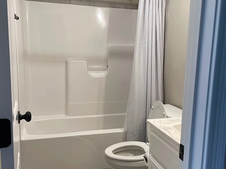 Second Floor Full Bathroom