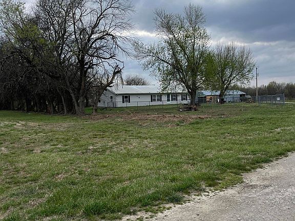 2nd image of 3325 SW Center Rd